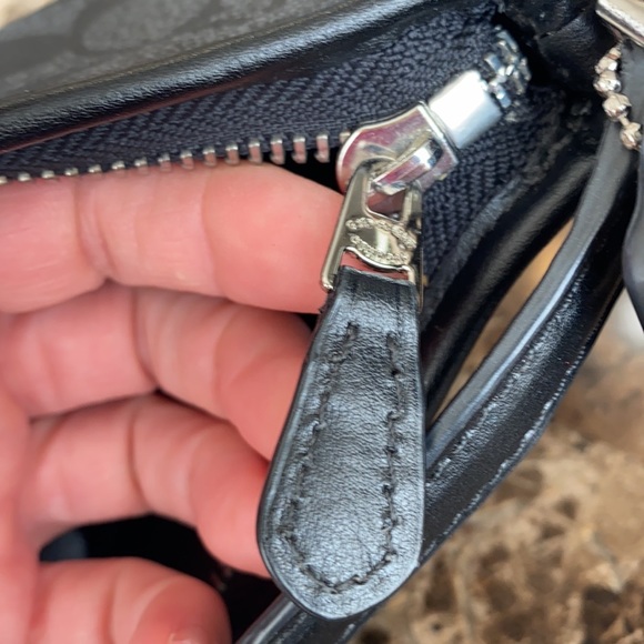 COPY - Coach cross body bag - Picture 11 of 14